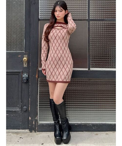 RESEXXY(リゼクシー)の「バストオープンロゴジャガードニットワンピース(ワンピース・レディース・ブラック/レッド/ベージュ・FREE)」の15枚目の写真