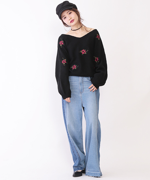 one after another NICE CLAUP（ワンアフターアナザーナイスクラップ）の「Vネック花柄刺繍ニット（ニット/セーター・レディース・アイボリー/ブラック/レッド・FREE）」の12枚目の写真