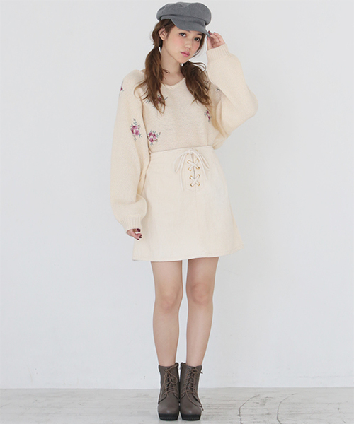 one after another NICE CLAUP（ワンアフターアナザーナイスクラップ）の「Vネック花柄刺繍ニット（ニット/セーター・レディース・アイボリー/ブラック/レッド・FREE）」の14枚目の写真