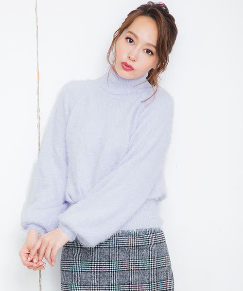 KOBE LETTUCE（コウベレタス）の「着るだけで冬の愛され顔に変身♪Vネックorタートルネック　ショート丈フェザーシャギーニットトップス/レディースセーター/神戸レタス[N1010]（ニット/セーター・レディース・アイボリー/サックスブルー/ピンクベージュ/キャメル/グレー/ブルーグリーン/パープル系その他2/ホワイト系その他2/イエロー系その他2/パープル系その他/イエロー系その他/ピンク系その他/グリーン系その他2/ブルー系その他2/ブルー系その他/ブラック系その他2/ピンク系その他4/ブラック系その他/グリーン系その他/ホワイト系その他/ピンク系その他3/ピンク系その他2・FREE）」の12枚目の写真