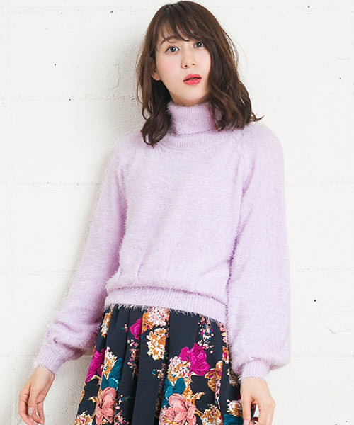 KOBE LETTUCE（コウベレタス）の「着るだけで冬の愛され顔に変身♪Vネックorタートルネック　ショート丈フェザーシャギーニットトップス/レディースセーター/神戸レタス[N1010]（ニット/セーター・レディース・アイボリー/サックスブルー/ピンクベージュ/キャメル/グレー/ブルーグリーン/パープル系その他2/ホワイト系その他2/イエロー系その他2/パープル系その他/イエロー系その他/ピンク系その他/グリーン系その他2/ブルー系その他2/ブルー系その他/ブラック系その他2/ピンク系その他4/ブラック系その他/グリーン系その他/ホワイト系その他/ピンク系その他3/ピンク系その他2・FREE）」の14枚目の写真