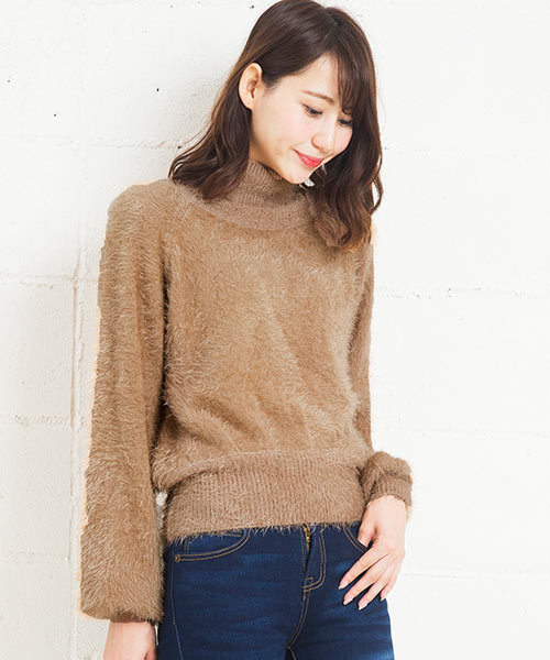 KOBE LETTUCE（コウベレタス）の「着るだけで冬の愛され顔に変身♪Vネックorタートルネック　ショート丈フェザーシャギーニットトップス/レディースセーター/神戸レタス[N1010]（ニット/セーター・レディース・アイボリー/サックスブルー/ピンクベージュ/キャメル/グレー/ブルーグリーン/パープル系その他2/ホワイト系その他2/イエロー系その他2/パープル系その他/イエロー系その他/ピンク系その他/グリーン系その他2/ブルー系その他2/ブルー系その他/ブラック系その他2/ピンク系その他4/ブラック系その他/グリーン系その他/ホワイト系その他/ピンク系その他3/ピンク系その他2・FREE）」の17枚目の写真