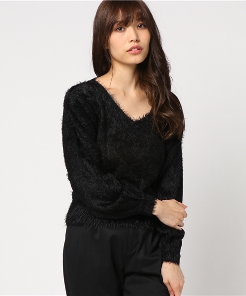 KOBE LETTUCE（コウベレタス）の「着るだけで冬の愛され顔に変身♪Vネックorタートルネック　ショート丈フェザーシャギーニットトップス/レディースセーター/神戸レタス[N1010]（ニット/セーター・レディース・アイボリー/サックスブルー/ピンクベージュ/キャメル/グレー/ブルーグリーン/パープル系その他2/ホワイト系その他2/イエロー系その他2/パープル系その他/イエロー系その他/ピンク系その他/グリーン系その他2/ブルー系その他2/ブルー系その他/ブラック系その他2/ピンク系その他4/ブラック系その他/グリーン系その他/ホワイト系その他/ピンク系その他3/ピンク系その他2・FREE）」の5枚目の写真