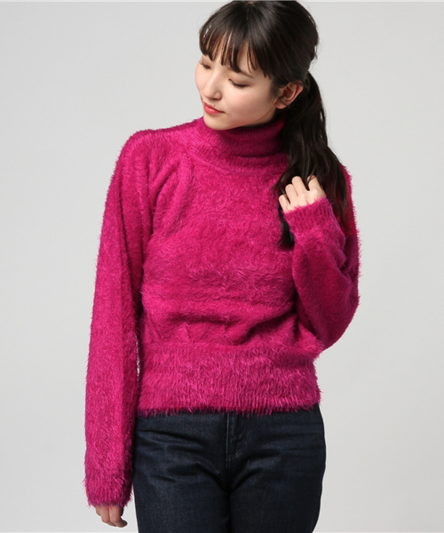 KOBE LETTUCE（コウベレタス）の「着るだけで冬の愛され顔に変身♪Vネックorタートルネック　ショート丈フェザーシャギーニットトップス/レディースセーター/神戸レタス[N1010]（ニット/セーター・レディース・アイボリー/サックスブルー/ピンクベージュ/キャメル/グレー/ブルーグリーン/パープル系その他2/ホワイト系その他2/イエロー系その他2/パープル系その他/イエロー系その他/ピンク系その他/グリーン系その他2/ブルー系その他2/ブルー系その他/ブラック系その他2/ピンク系その他4/ブラック系その他/グリーン系その他/ホワイト系その他/ピンク系その他3/ピンク系その他2・FREE）」の22枚目の写真