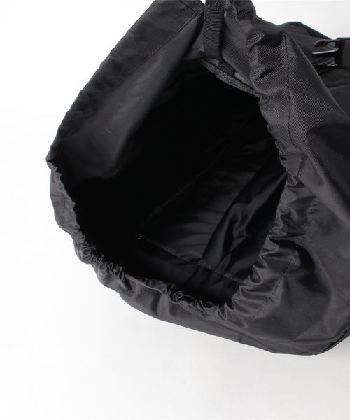 ARCH & LINE（アーチアンドライン）の「【ARCH&LINE(アーチ＆ライン)】ユーティリティバッグ25L ◆（バックパック/リュック・キッズ・ブラック/グレー・FREE）」の5枚目の写真