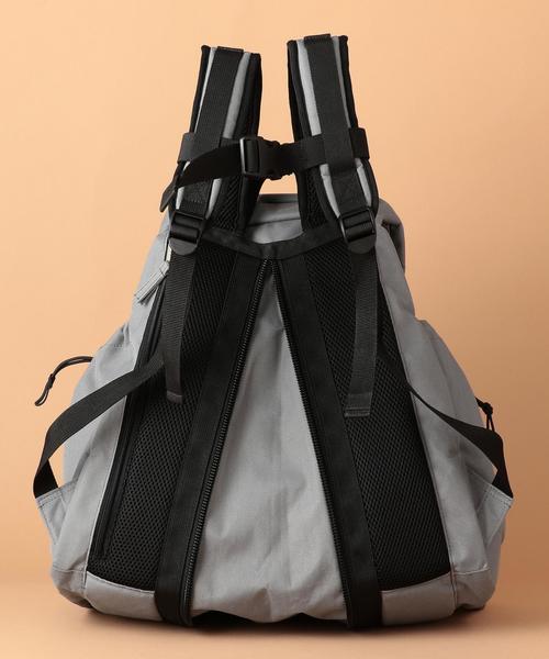 ARCH & LINE（アーチアンドライン）の「【ARCH&LINE(アーチ＆ライン)】ユーティリティバッグ25L ◆（バックパック/リュック・キッズ・ブラック/グレー・FREE）」の9枚目の写真