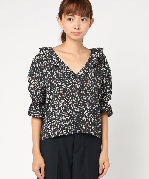 MOUSSY（マウジー）の「DYE FLOWER BLOUSE（シャツ/ブラウス・レディース・ブラック系その他/レッド系その他/ダークネイビー・FREE）」の4枚目の写真