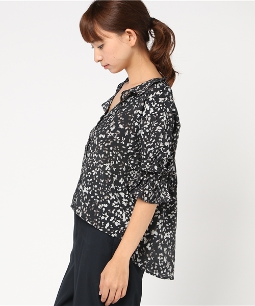 MOUSSY（マウジー）の「DYE FLOWER BLOUSE（シャツ/ブラウス・レディース・ブラック系その他/レッド系その他/ダークネイビー・FREE）」の5枚目の写真