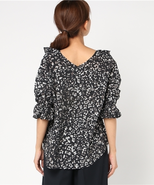 MOUSSY（マウジー）の「DYE FLOWER BLOUSE（シャツ/ブラウス・レディース・ブラック系その他/レッド系その他/ダークネイビー・FREE）」の6枚目の写真