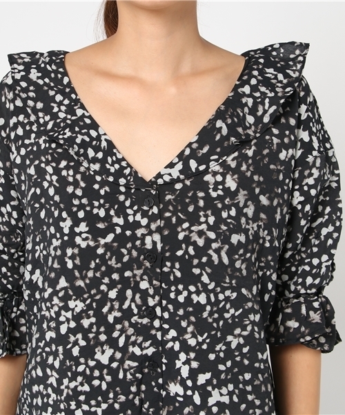 MOUSSY（マウジー）の「DYE FLOWER BLOUSE（シャツ/ブラウス・レディース・ブラック系その他/レッド系その他/ダークネイビー・FREE）」の7枚目の写真