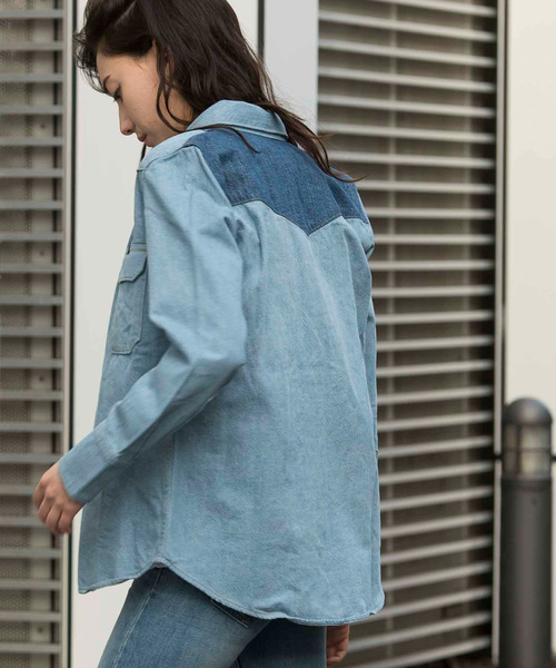Calvin Klein Jeans（カルヴァンクラインジーンズ）の「ウェスタンデニムシャツ（シャツ/ブラウス・レディース・ブルー・MEDIUM/LARGE/SMALL/X-SMALL）」の5枚目の写真