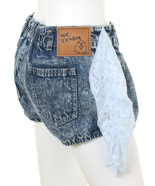 WC(ダブル シー)の「wc/飾りレースデニムショーツ(デニムパンツ・レディース・インディゴブルー/サックスブルー・FREE)」の5枚目の写真