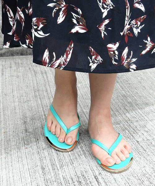 minia(ミニア)の「トングサンダル/フラットサンダル □(サンダル・レディース・ホワイト/ブラック/グリーン/パープル/シルバー/イエロー/ベージュ/ゴールド/パイソン/ブラウン系その他/ホワイト系その他/ライトグリーン・S/M/L/LL)」の20枚目の写真