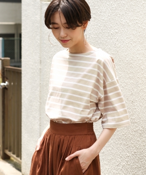 LOWRYS FARM（ローリーズファーム）の「ボーダーＢＩＧＴシャツ　802980（Tシャツ/カットソー・レディース・オフホワイト/ブラック/ベージュ/ブルー/レッド/ブラウン・MEDIUM/LARGE）」の5枚目の写真