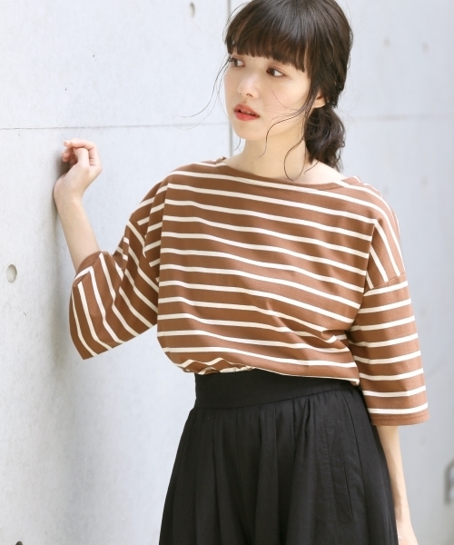 LOWRYS FARM（ローリーズファーム）の「ボーダーＢＩＧＴシャツ　802980（Tシャツ/カットソー・レディース・オフホワイト/ブラック/ベージュ/ブルー/レッド/ブラウン・MEDIUM/LARGE）」の4枚目の写真