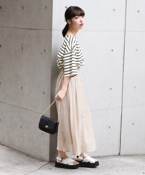 LOWRYS FARM（ローリーズファーム）の「ボーダーＢＩＧＴシャツ　802980（Tシャツ/カットソー・レディース・オフホワイト/ブラック/ベージュ/ブルー/レッド/ブラウン・MEDIUM/LARGE）」の19枚目の写真