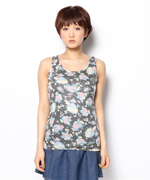 MAJESTIC LEGON(マジェスティックレゴン)の「花柄プリントタンク(Tシャツ/カットソー・レディース・ブルー系その他/ピンク系その他/ブラック・FREE)」の4枚目の写真