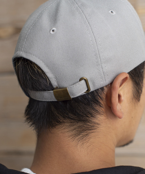 #Re:room（リルーム）の「ボックスロゴ フラットバイザー キャップ（キャップ・メンズ・ホワイト/ブラック/ベージュ/グレー・FREE）」の6枚目の写真