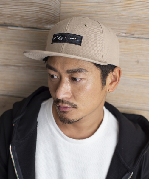 #Re:room（リルーム）の「ボックスロゴ フラットバイザー キャップ（キャップ・メンズ・ホワイト/ブラック/ベージュ/グレー・FREE）」の17枚目の写真