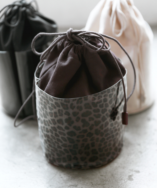 LOWRYS FARM（ローリーズファーム）の「ＰＶＣコンビキンチャク　822589（ハンドバッグ・レディース・ホワイト/ブラック/レオパード・FREE）」の3枚目の写真