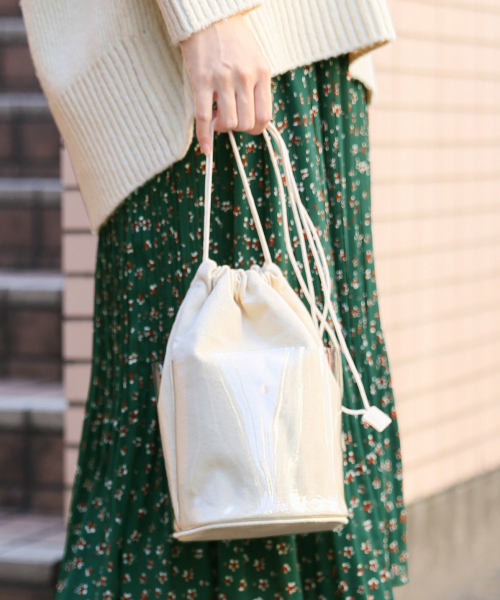 LOWRYS FARM（ローリーズファーム）の「ＰＶＣコンビキンチャク　822589（ハンドバッグ・レディース・ホワイト/ブラック/レオパード・FREE）」の2枚目の写真