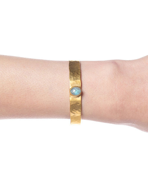 CHAN LUU（チャンルー）の「ラブラドライト バングル BG-5727（バングル/リストバンド・レディース・グレー・フリー）」の3枚目の写真