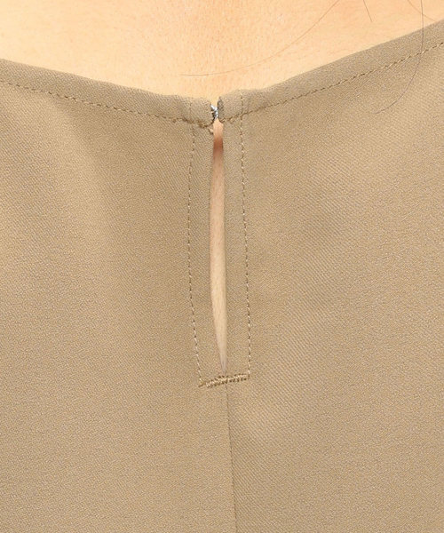 A/C DESIGN BY ALPHA CUBIC（エーシーデザインバイアルファキュービック）の「バックスリットブラウス（シャツ/ブラウス・レディース・モカ/ネイビー/オフホワイト・9号/11号）」の10枚目の写真