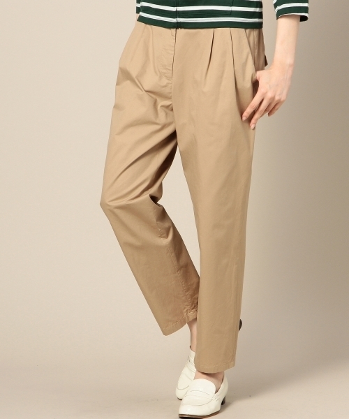 BEAUTY&YOUTH UNITED ARROWS（ビューティーアンドユースユナイテッドアローズ）の「BYBC コットンツイルタックテーパードパンツ　◆（その他パンツ・レディース・ホワイト/ベージュ・SMALL/MEDIUM）」の2枚目の写真