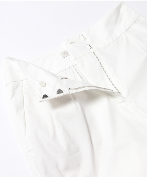BEAUTY&YOUTH UNITED ARROWS（ビューティーアンドユースユナイテッドアローズ）の「BYBC コットンツイルタックテーパードパンツ　◆（その他パンツ・レディース・ホワイト/ベージュ・SMALL/MEDIUM）」の9枚目の写真