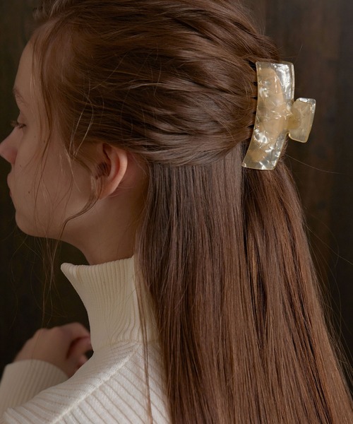 MIELI INVARIANT(ミエリインヴァリアント)の「Marble Stone Hair Clip(バレッタ/ヘアクリップ・レディース・ブラウン/ブラック/ベージュ系その他・FREE)」の3枚目の写真
