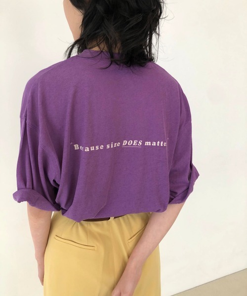 TODAYFUL（トゥデイフル）の「バックプリントTシャツ（Tシャツ/カットソー・レディース・パープル/ベージュ系その他・FREE）」の2枚目の写真
