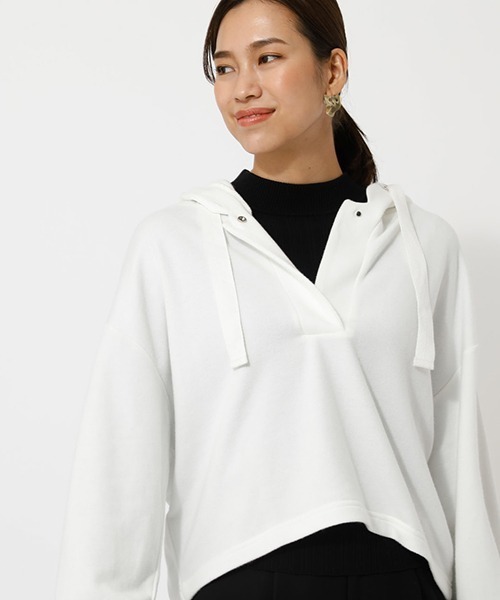 AZUL by moussy(アズールバイマウジー)の「SHORT LOOSE HOODIE/ショートルーズフーディ(パーカー・レディース・ベージュ/オフホワイト・SMALL/MEDIUM)」の3枚目の写真