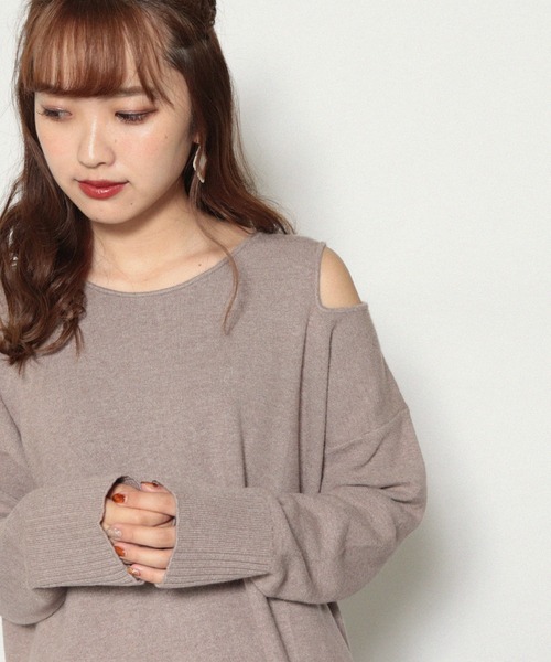 Cheek（チーク）の「ショルダースリットアシメニット（ニット/セーター・レディース・チャコールグレー/モカ/ベージュ・MEDIUM）」の21枚目の写真