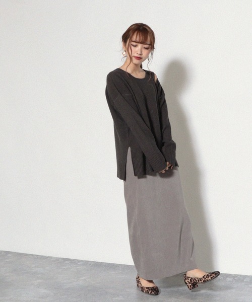 Cheek（チーク）の「ショルダースリットアシメニット（ニット/セーター・レディース・チャコールグレー/モカ/ベージュ・MEDIUM）」の11枚目の写真