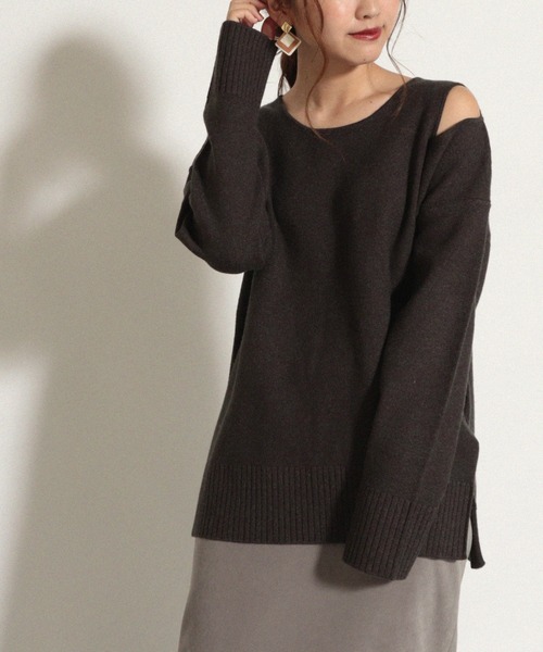 Cheek（チーク）の「ショルダースリットアシメニット（ニット/セーター・レディース・チャコールグレー/モカ/ベージュ・MEDIUM）」の7枚目の写真