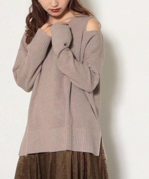 Cheek（チーク）の「ショルダースリットアシメニット（ニット/セーター・レディース・チャコールグレー/モカ/ベージュ・MEDIUM）」の20枚目の写真