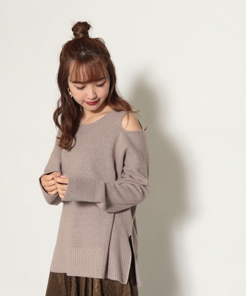 Cheek（チーク）の「ショルダースリットアシメニット（ニット/セーター・レディース・チャコールグレー/モカ/ベージュ・MEDIUM）」の18枚目の写真