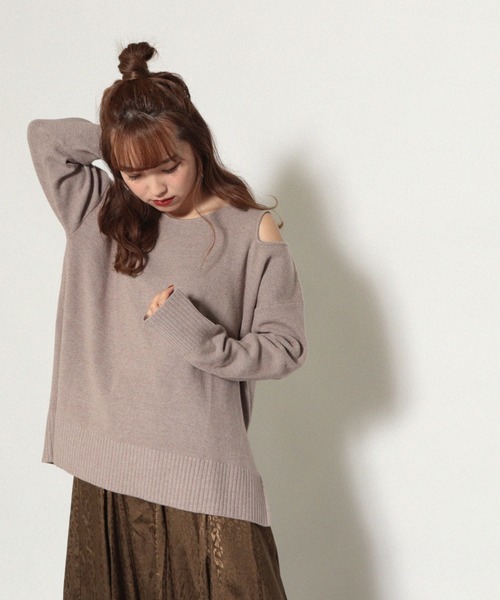 Cheek（チーク）の「ショルダースリットアシメニット（ニット/セーター・レディース・チャコールグレー/モカ/ベージュ・MEDIUM）」の19枚目の写真