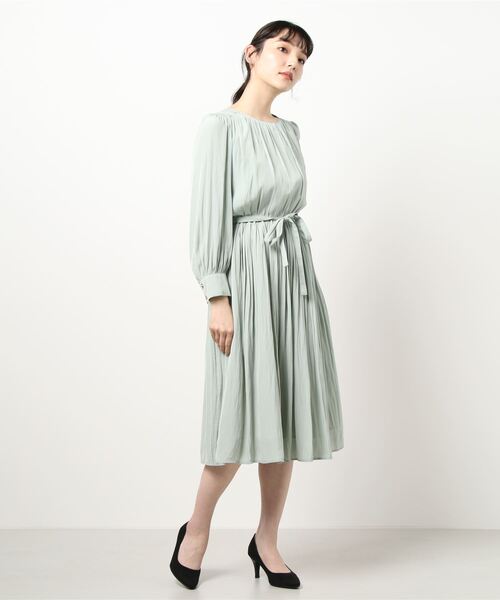 INTERPLANET（インタープラネット）の「パウダーサテンギャザーワンピース（ワンピース・レディース・グレイッシュベージュ/ミント/ネイビー・FREE）」の20枚目の写真