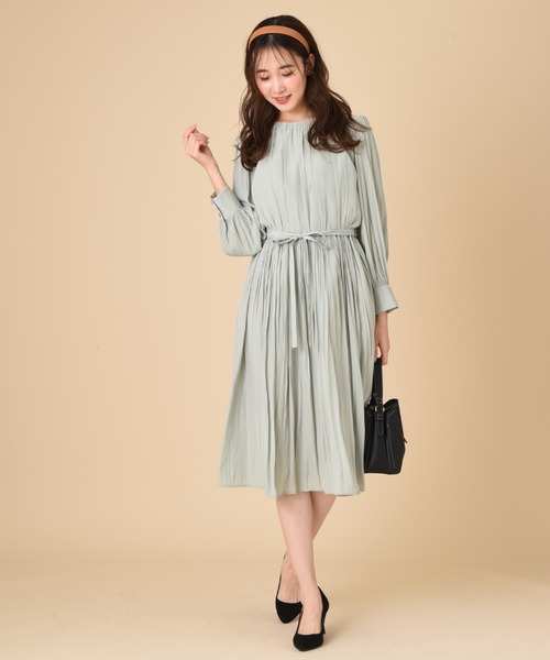 INTERPLANET（インタープラネット）の「パウダーサテンギャザーワンピース（ワンピース・レディース・グレイッシュベージュ/ミント/ネイビー・FREE）」の19枚目の写真