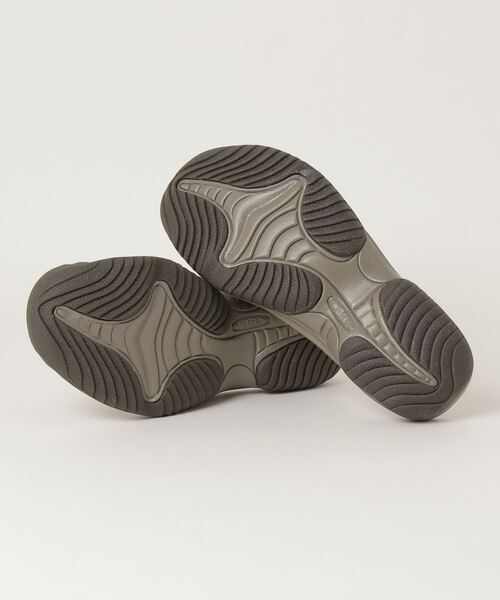 KEEN（キーン）の「KEEN/キーン アウトドアサンダル ワイメアH2　WAIMEA H2　1022266（サンダル・メンズ・ブラック×グレー・27.5cm/26.5cm/28.0cm/27.0cm/26.0cm）」の3枚目の写真