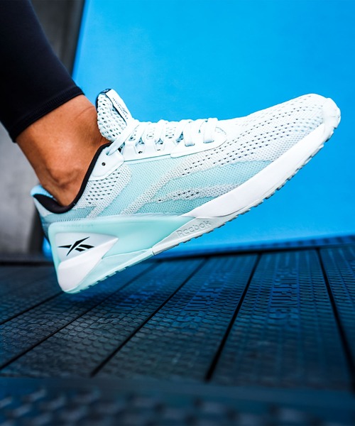 Reebok(リーボック)の「ナノ X1 / Nano X1(スニーカー・レディース・ホワイト×ライトグレー/ライトブルー/ホワイト×ネイビー/イエロー・22.0cm/22.5cm/23.5cm/26.0cm/24.5cm/24.0cm/25.0cm/25.5cm/23.0cm/26.5cm)」の4枚目の写真