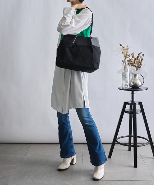 MAISON BREEZE（メゾンブリーズ）の「【MAISON BREEZE】レザーコンビ キャンバストートバッグ サスティナブルレザー KNF（トートバッグ・レディース・ブラック/ベージュ/ブラック系その他・FREE）」の7枚目の写真