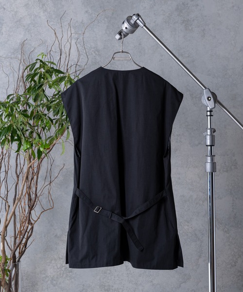 CASPER JOHN（キャスパージョン）の「Side Slit Semi-long Vest/サイドスリットセミロングベスト（ベスト・メンズ・ブラック/モカ・SMALL/MEDIUM）」の7枚目の写真