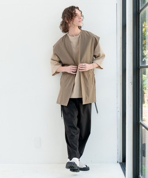 CASPER JOHN（キャスパージョン）の「Side Slit Semi-long Vest/サイドスリットセミロングベスト（ベスト・メンズ・ブラック/モカ・SMALL/MEDIUM）」の6枚目の写真