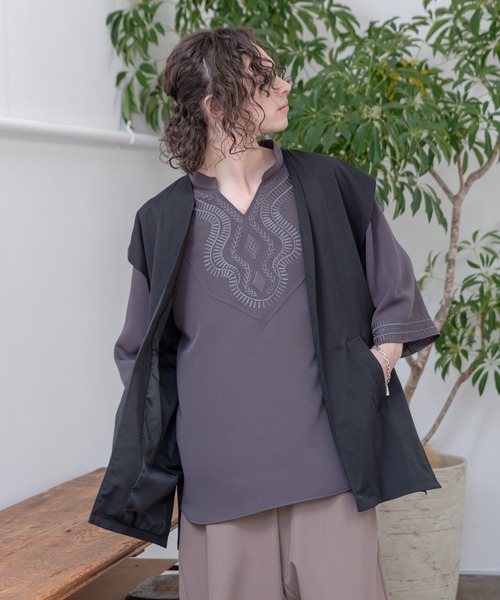 CASPER JOHN（キャスパージョン）の「Side Slit Semi-long Vest/サイドスリットセミロングベスト（ベスト・メンズ・ブラック/モカ・SMALL/MEDIUM）」の19枚目の写真