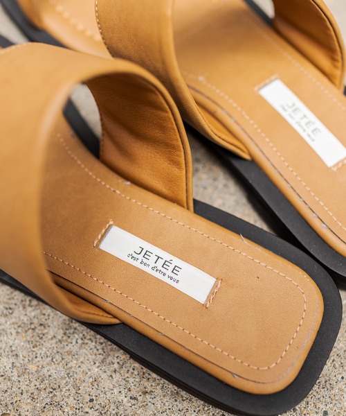 CAPRICIEUX LE'MAGE（カプリシューレマージュ）の「アシメトングフラットサンダル（パンプス・レディース・キャメル/ブラック・39/37）」の16枚目の写真