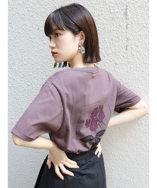 MURUA（ムルーア）の「【MURUA×山代エンナ】プリントTシャツ（Tシャツ/カットソー・レディース・ホワイト/ブラック/パープル・FREE）」の6枚目の写真