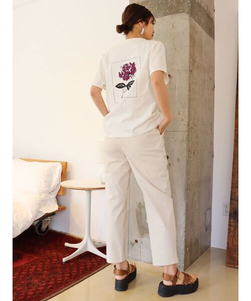 MURUA（ムルーア）の「【MURUA×山代エンナ】プリントTシャツ（Tシャツ/カットソー・レディース・ホワイト/ブラック/パープル・FREE）」の14枚目の写真