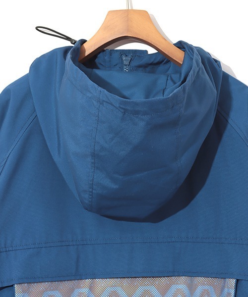 チチカカ(チチカカ)の「【ユニセックス】ナバホマウンテンパーカー(マウンテンパーカー・メンズ・ブラック/ブルー・MEDIUM/LARGE)」の12枚目の写真